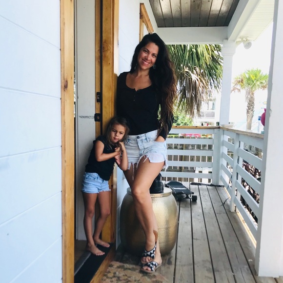 Meet your Posher, Tasha - Picture 3 of 5